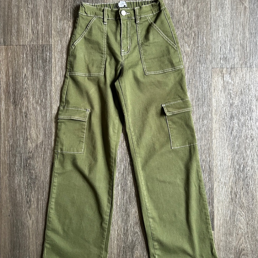 Forever 21 Green Cargo Jeans